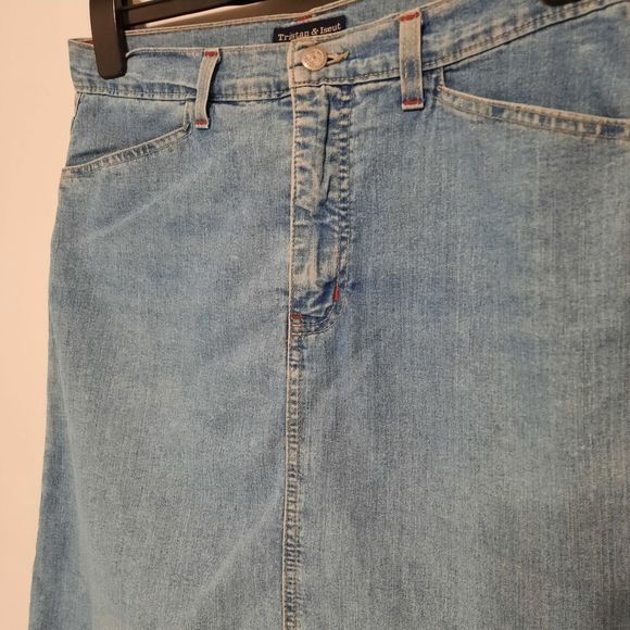Tristan & Iseut Light Denim Skirt - Picture 5 of 5